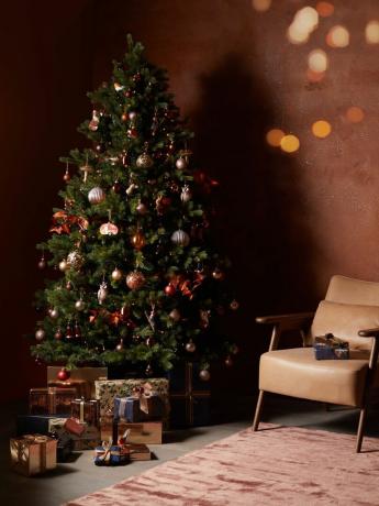 Brunswick Gran Unlit Christmas Tree, 7ft