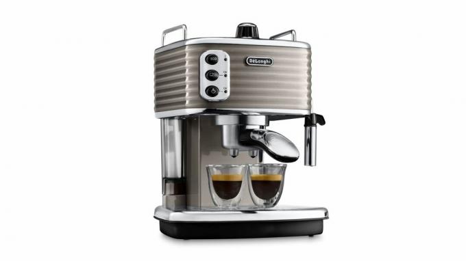 सबसे अच्छी बहु-कार्यात्मक कॉफी मशीन: डी'लोंगी स्कल्टुरा ईसीजेड३५१ एस्प्रेसो कॉफी मशीन