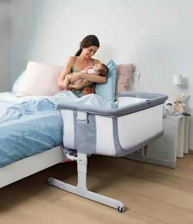 Chicco Next 2 Me Air Bedside Crib
