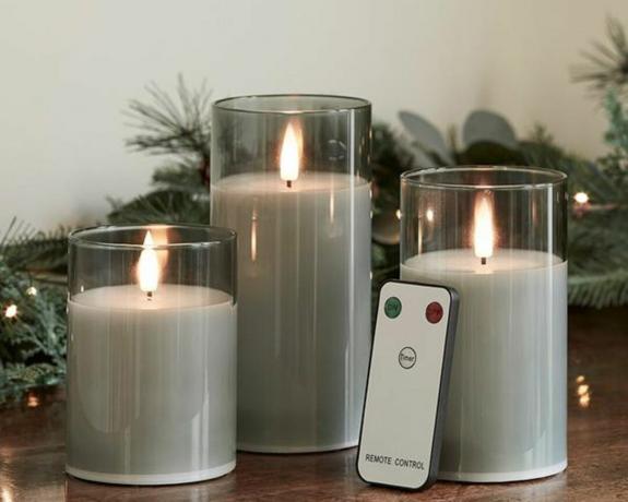 Трио из трех свечей в ураганном стиле с дымчатым стеклом и искусственным пламенем с дистанционным управлением
