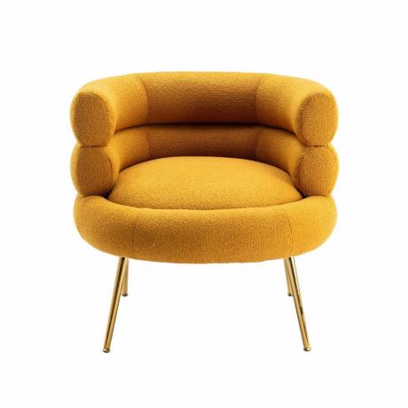 Тафтинговое кресло горчичного цвета с золотыми ножками