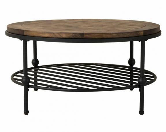 Une table basse avec un plateau en bois et une étagère en grille métallique