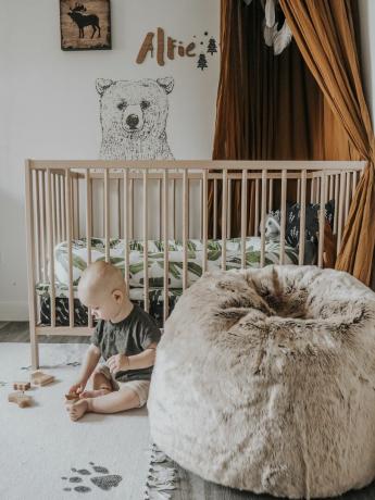 Chambre de bébé avec accessoires en fausse fourrure par Icon