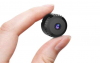 이 저렴한 가정용 보안 카메라는 강도가 발견하지 못하는 미니 스파이 캠입니다.