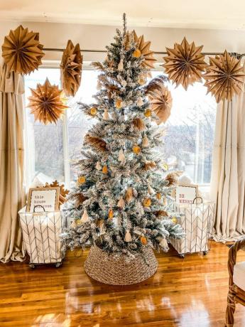 ファームハウスのクリスマスツリーのアイデア