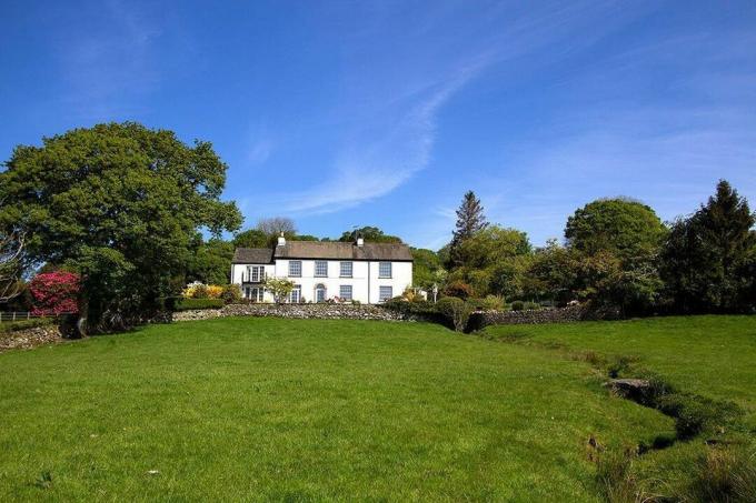 £ 1 million eiendom til salgs i Cumbria