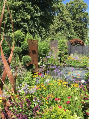 Il giardino Brilliance in Bloom di Charlie Bloom a Hampton Court 2018