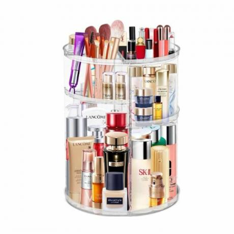 Ein Make-up-Organizer aus Kunststoff mit bunten Make-up-Produkten darauf