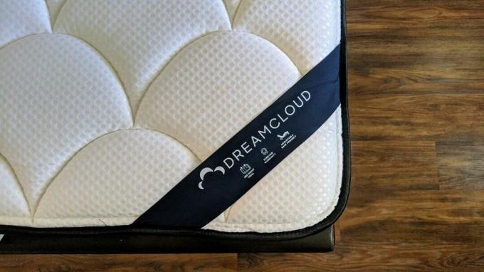 Canto do colchão de luxo DreamCloud Hybrid