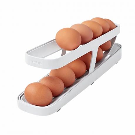 Un distributore di uova con dentro le uova