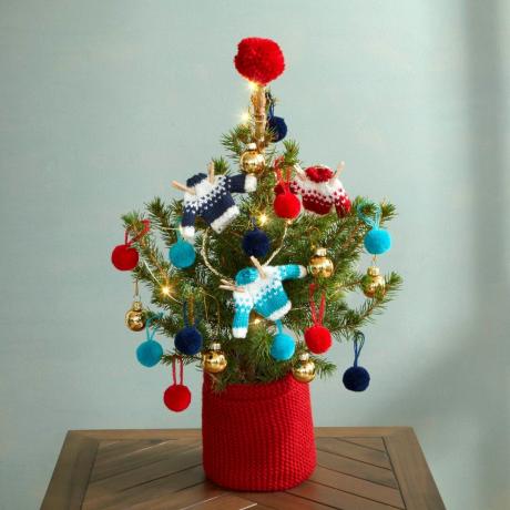 بلوم آند وايلد أشجار عيد الميلاد الصغيرة