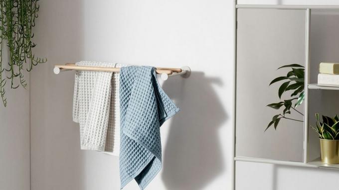 Vali seinälle asennettava kaksinkertainen pyyheteline