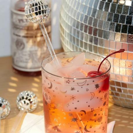 Cocktail de Crăciun cu agitator cu bilă disco