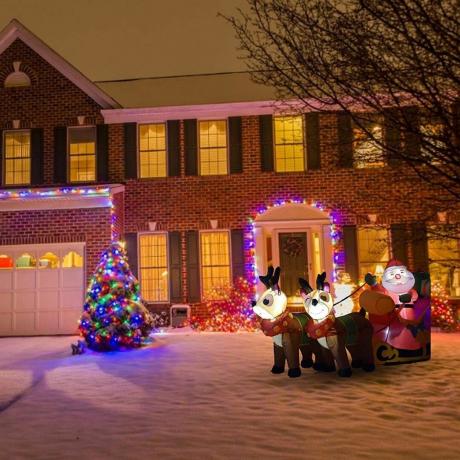 Cumberlanden 5.9ft LED Weihnachtsaufblasbarer Weihnachtsmann Rentierschlitten