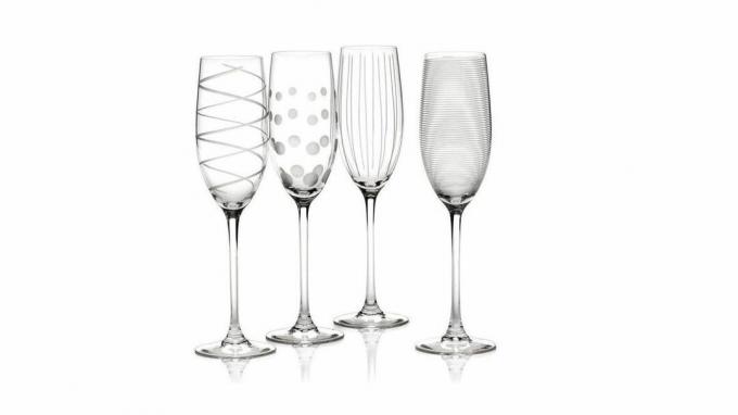 Flûtes à champagne Mikasa: ensemble de quatre chacun avec un motif différent