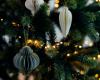 Jak umístit vánoční stromek do malého prostoru