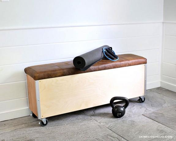Направи си сам пейка за тренировка с място за съхранение на фитнес оборудване вътре