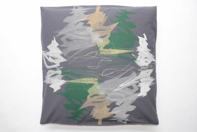 Γκρι μαξιλάρι με πράσινο και γκρι μοτίβο σκαρίφημα