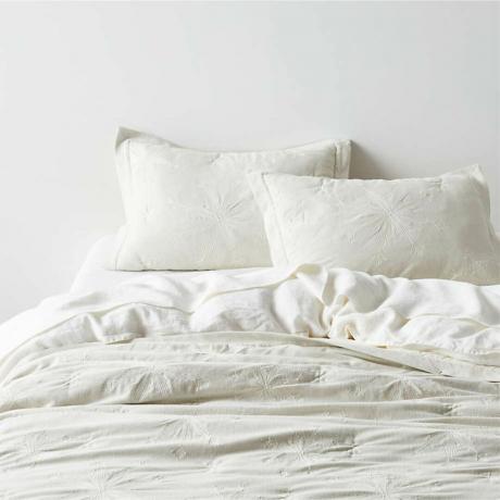 საუკეთესო საშობაო საწოლების ნაკრები ცხოვრების სტილის სურათი საძინებელში საწოლზე ბალიშებით