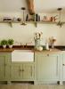 Maľovanie kuchynských skriniek - ako natrieť základným náterom a namaľovať na profesionálne účely