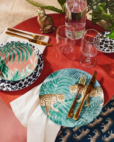 Stolni stol za jelo sa leopardovim otiskom i stonim priborom za životinje s garniturom za jelo