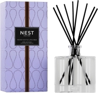 5. NEST Fragrances Reed Diffuser Cedar Leaf & Lavender |. NEST Fragrances Reed Diffuser خشب الأرز والخزامى | كان 60 دولارًا