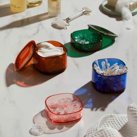 Glasgryder Badeværelsesopbevaring og organisering fra Urban Outfitters