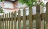 20の庭の柵のアイデア–屋外スペースを囲うための安価でカラフルなデザイン