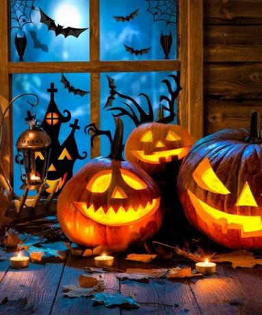 Nápady na halloweenske okná so zmiešanými samolepiacimi nálepkami