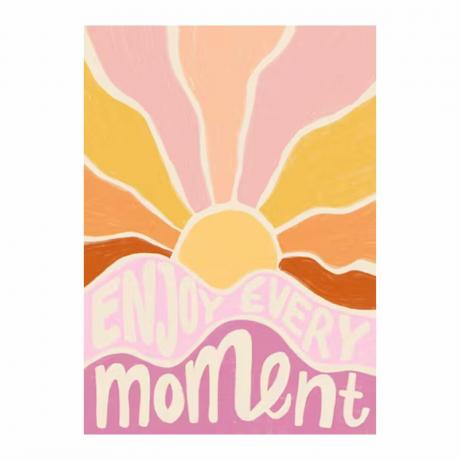 Красочный солнечный плакат с цитатой в розовом и желтом цветах