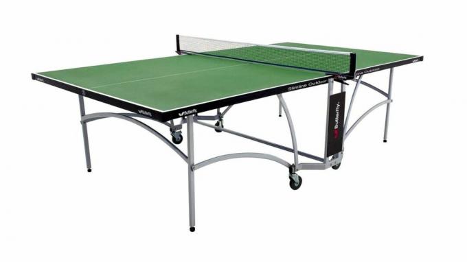 Il tavolo da ping pong da esterno Butterfly Slimline è il miglior gioco da giardino per le coppie attive