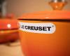 Das Le Creuset-Büro verfügt über Dutch Oven für Badezimmerwaschbecken