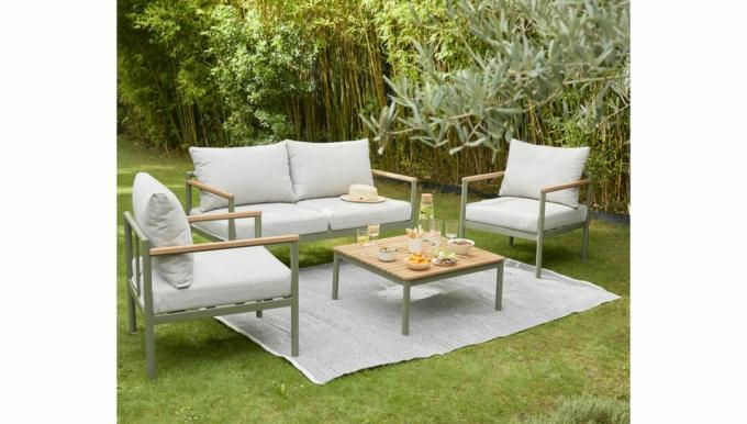 B&Q Garden Furniture Best Buys 2021 - أريكة حديقة أكوا وكرسي بذراعين خارجي