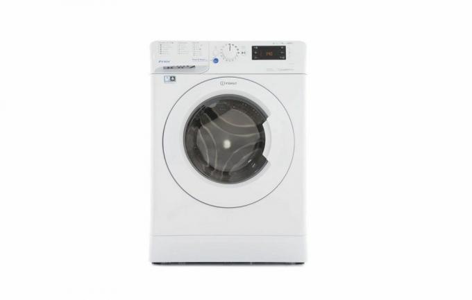 Indesit Innex BWE 101684X W फ्रीस्टैंडिंग वाशिंग मशीन
