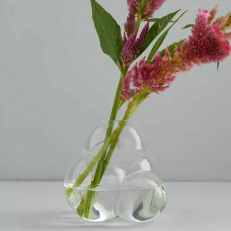 Areaware Bub Bud Vaso con fiori rosa dentro