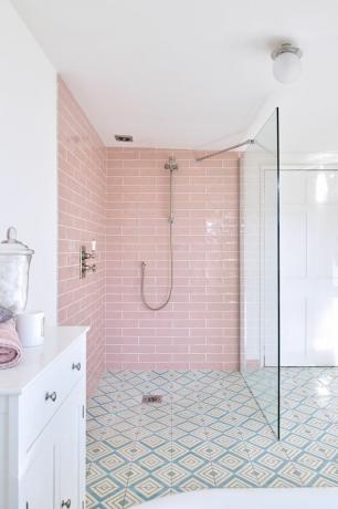 Ideen für rosa Badezimmerfliesen