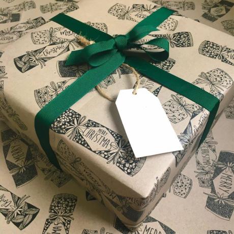 Reciklirani božićni ambalažni papir i poklon set oznaka za sadnju