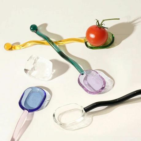 Цветни, вълнообразни стъклени чаени лъжички