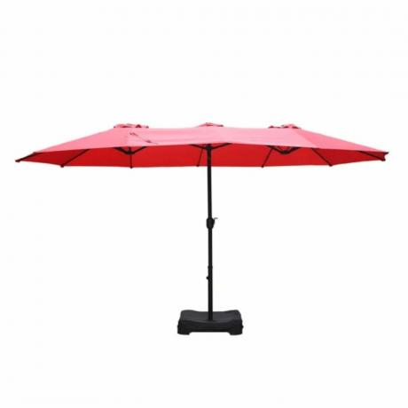 Czerwony parasol ogrodowy