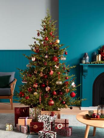 Ziemassvētku eglītes dekorēšanas idejas: Džona Lūisa Ziemassvētku eglīte
