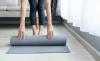 Come pulire un tappetino da yoga: igienizza il tuo in modo naturale a casa con aceto e altro