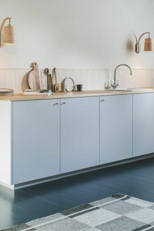 Τα μπροστινά ντουλάπια Husk χρησιμοποιούνται για την προσαρμογή μιας κουζίνας Ikea