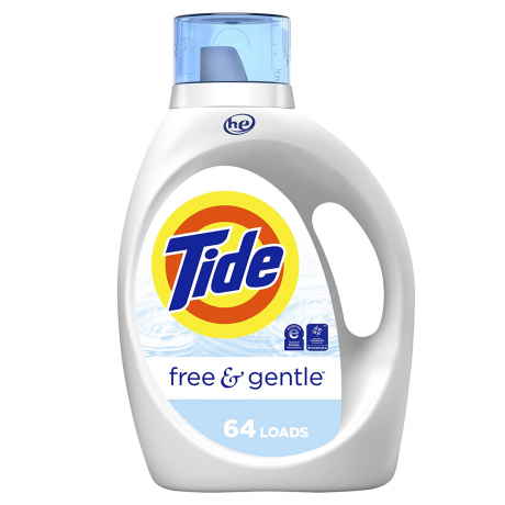 En flaske Tide Free and Gentle vaskemiddel