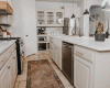 DIY-fan deelt een make-over met textuur in de keuken met een beperkt budget