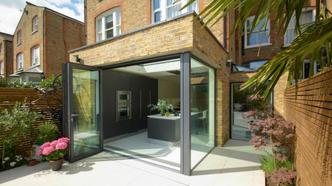 murstens- og glasudvidelse til et hjem i London