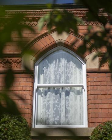 ventrollaによる白い塗られた木の窓
