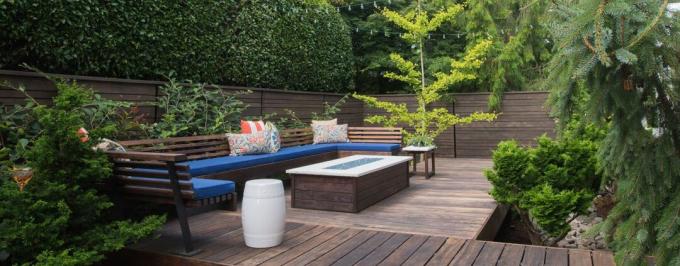 l'ensemble de canapés de jardin crée l'espace idéal pour se détendre