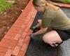 Como colocar um pátio de tijolos em 10 passos fáceis