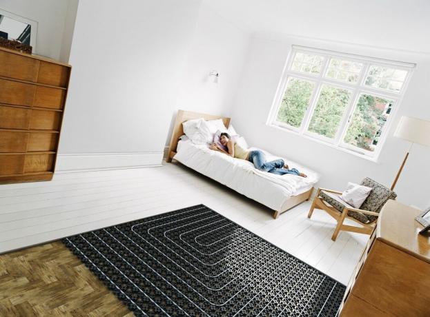 podlahový vykurovací systém minitec od spoločnosti Uponor v spálni