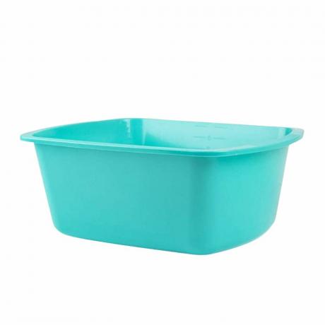 Un bol à vaisselle turquoise